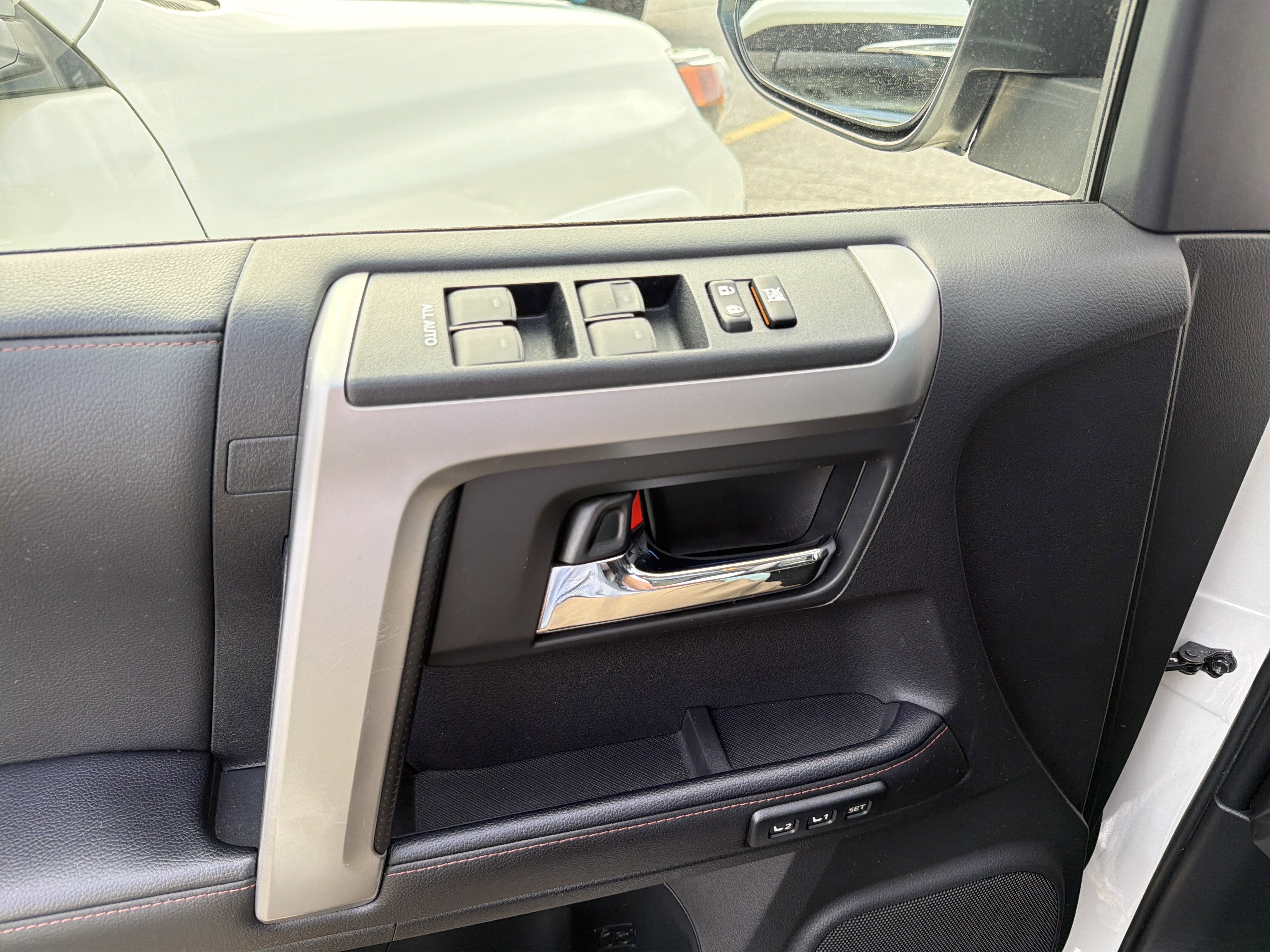 Used 2023 Toyota 4Runner Limited AWD/4WD image 15