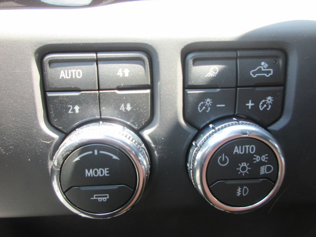 New 2026 GMC Sierra 2500 AT4 w/ AT4 Premium Plus Package AWD/4WD image 18