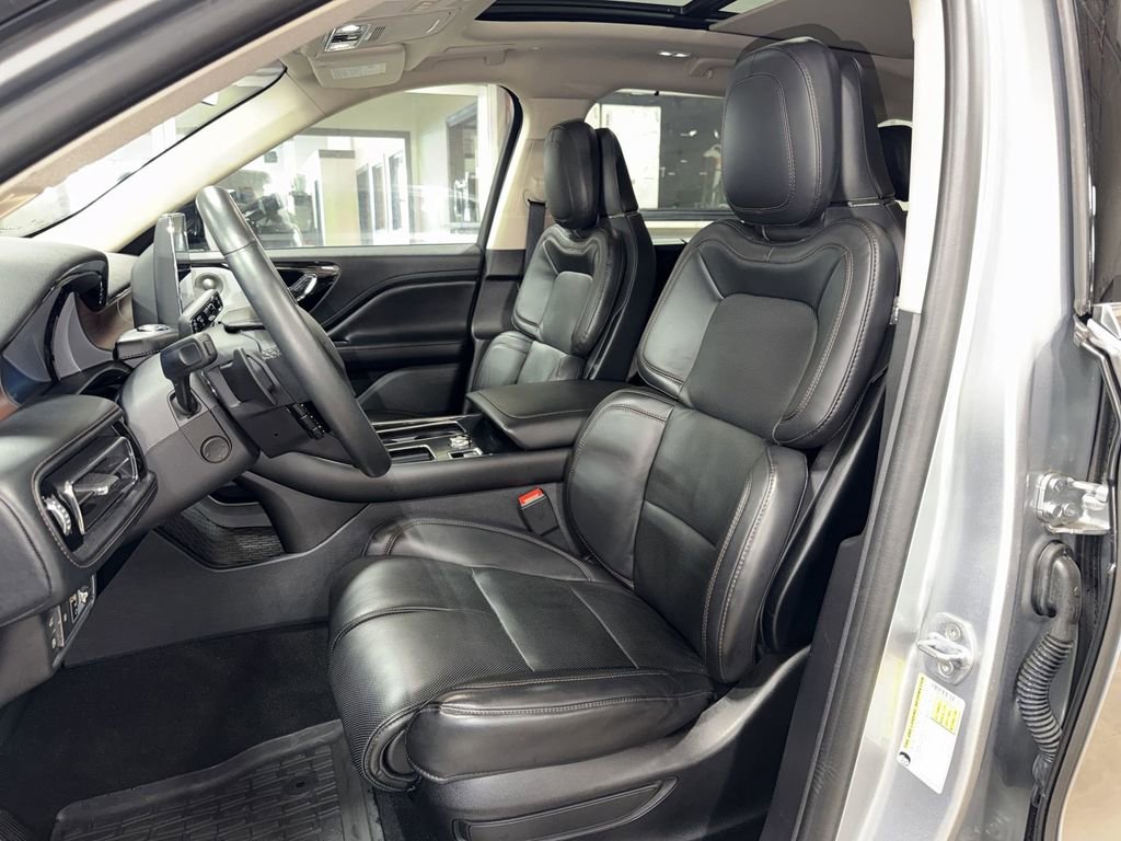 Used 2021 Lincoln Aviator Grand Touring w/ Equipment Group 302A AWD/4WD image 13