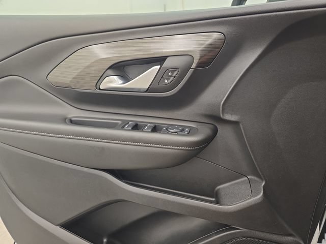 Used 2024 GMC Terrain SLE FWD image 31
