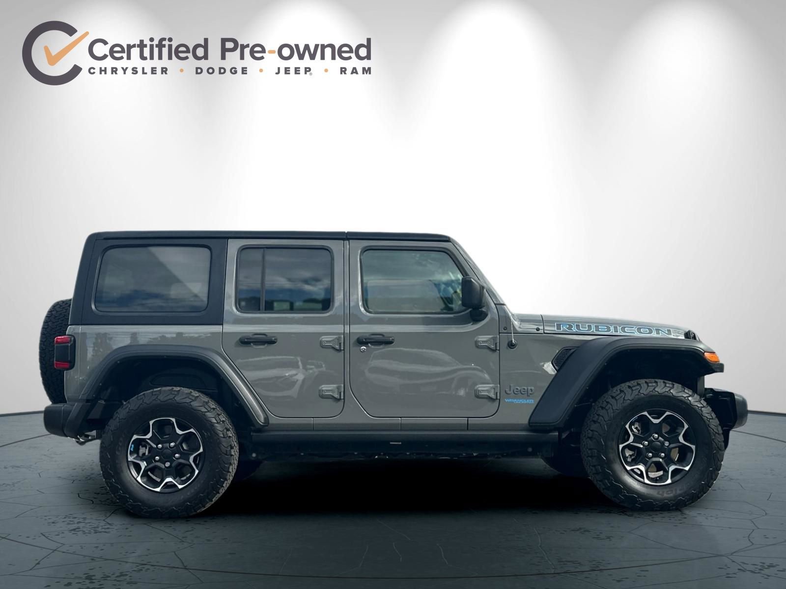 Used 2022 Jeep Wrangler Unlimited Rubicon 4xe w/ Cold Weather Group AWD/4WD image 3