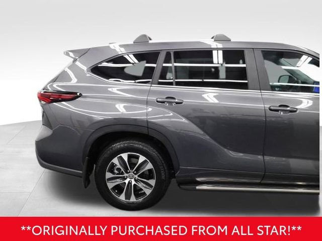 Used 2025 Toyota Highlander XLE image 19