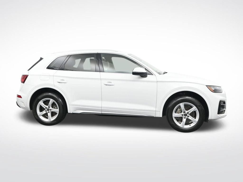 Used 2023 Audi Q5 2.0T Premium w/ Convenience Package AWD/4WD image 4