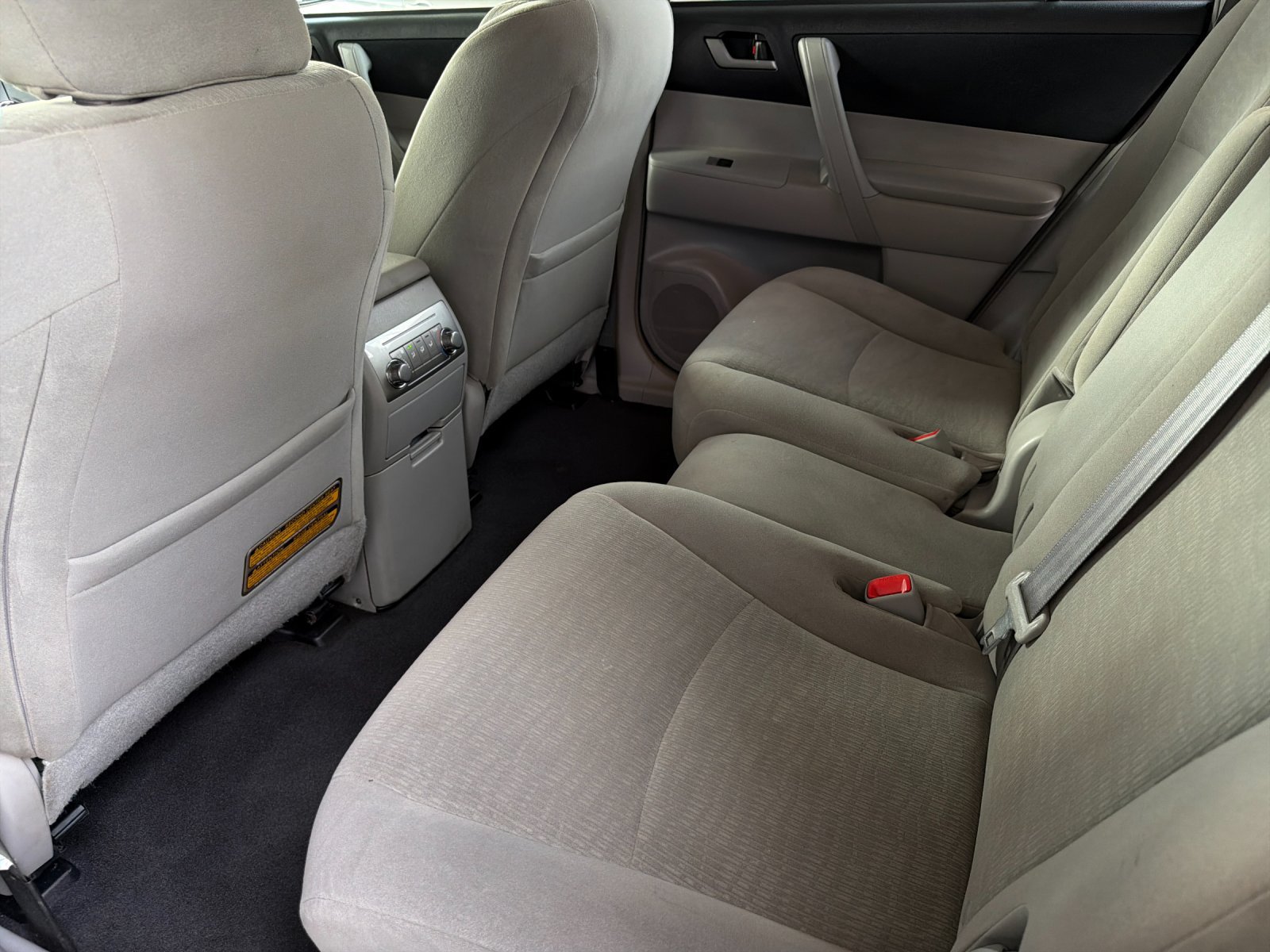 Used 2013 Toyota Highlander Plus FWD image 11