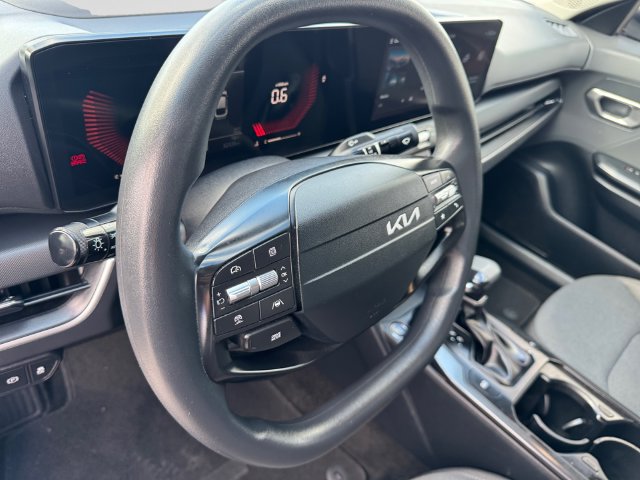Used 2025 Kia K4 FWD image 13