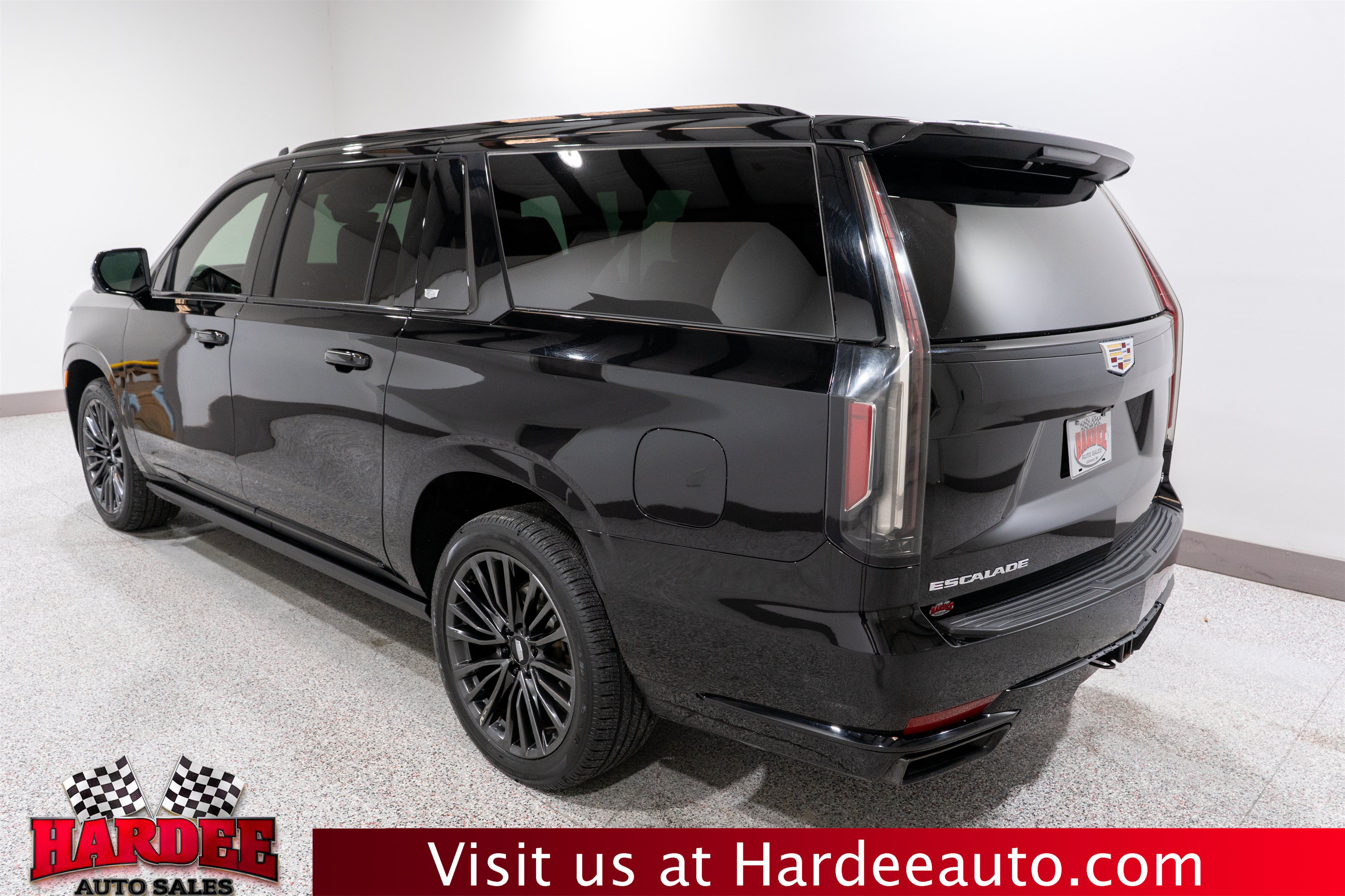 Used 2023 Cadillac Escalade ESV Sport w/ Touring Package AWD/4WD image 3