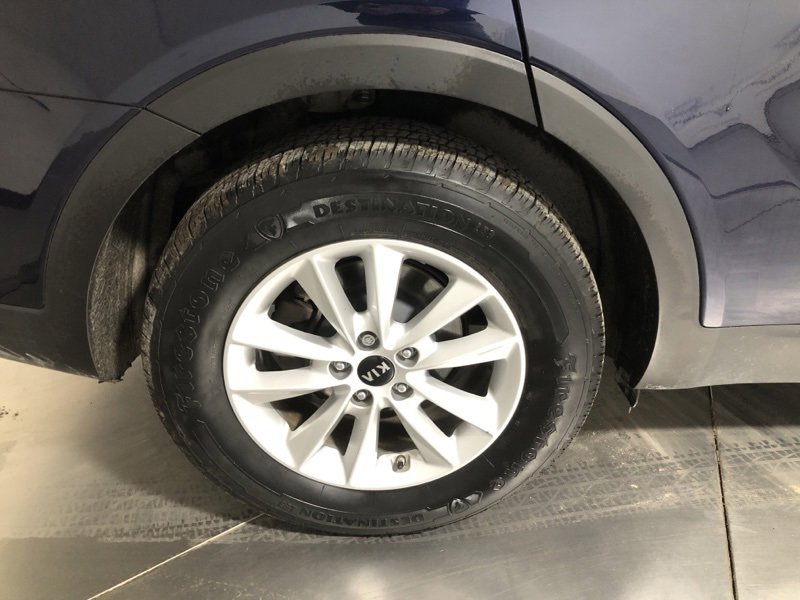 Used 2019 Kia Sorento LX w/ LX Convenience Package image 9