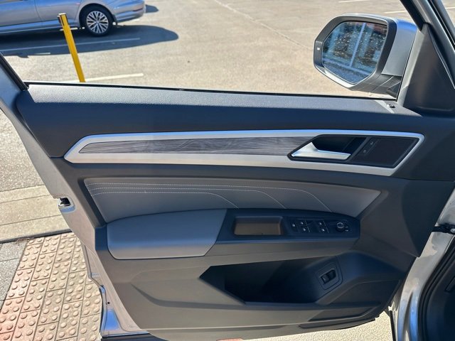 Certified 2022 Volkswagen Atlas Cross Sport SE w/ Panoramic Sunroof Package image 10