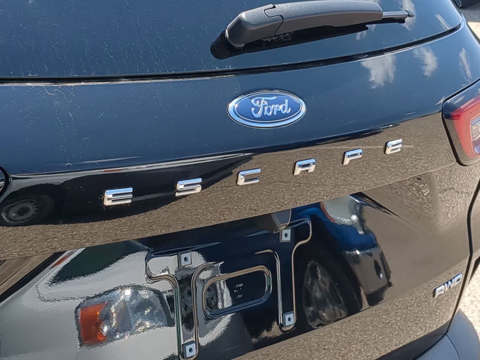 Used 2024 Ford Escape Platinum AWD/4WD image 13