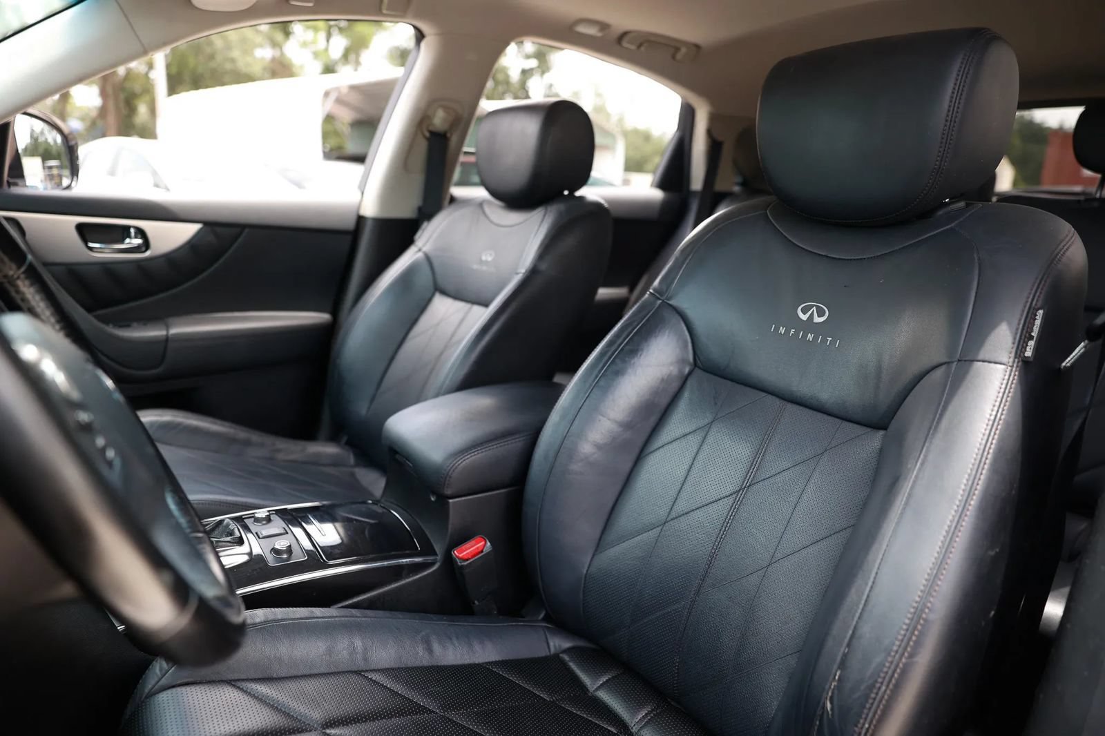 Used 2011 INFINITI FX35 2WD w/ Premium Pkg image 19