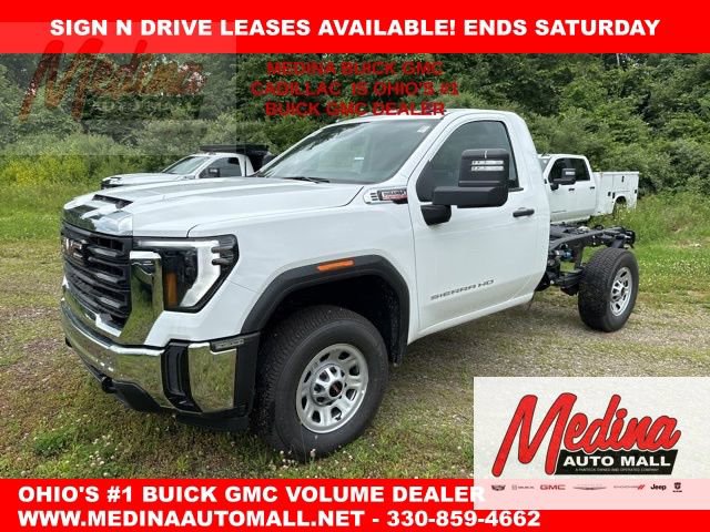 New 2025 GMC Sierra 3500 Pro w/ Convenience Package