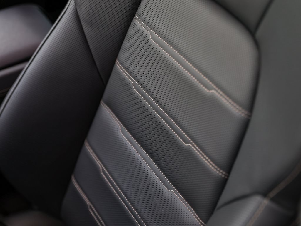 New 2026 Porsche Cayenne Turbo AWD/4WD image 17