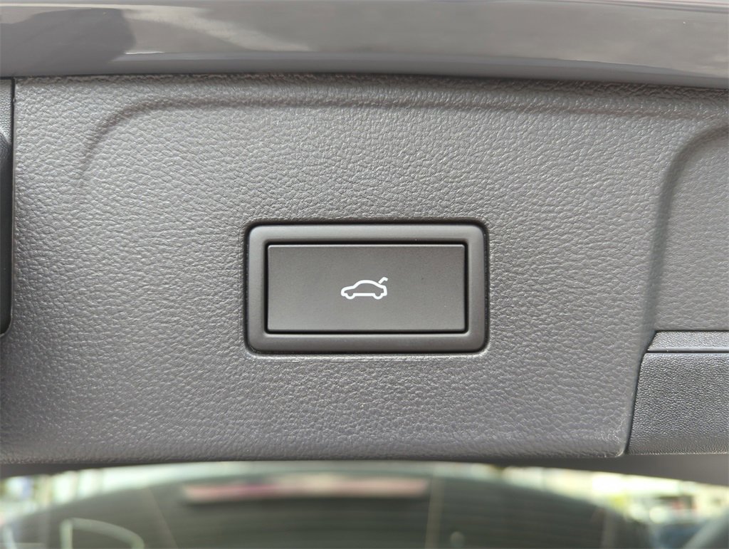 New 2026 Volkswagen Atlas SE image 17