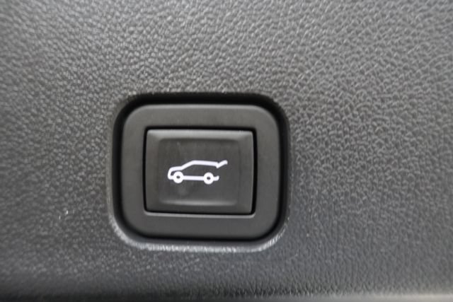 Used 2025 Chevrolet Traverse LT w/ Sun and Wheel Package FWD image 24