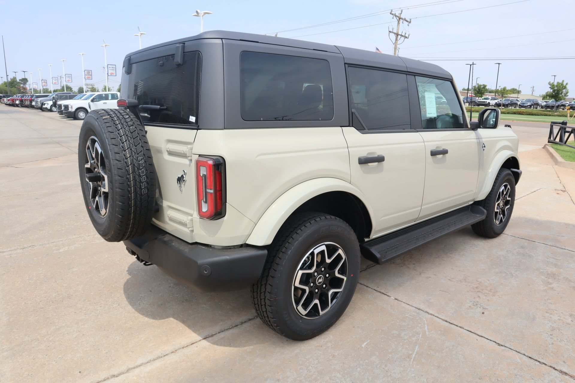 New 2026 Ford Bronco Outer Banks AWD/4WD image 21