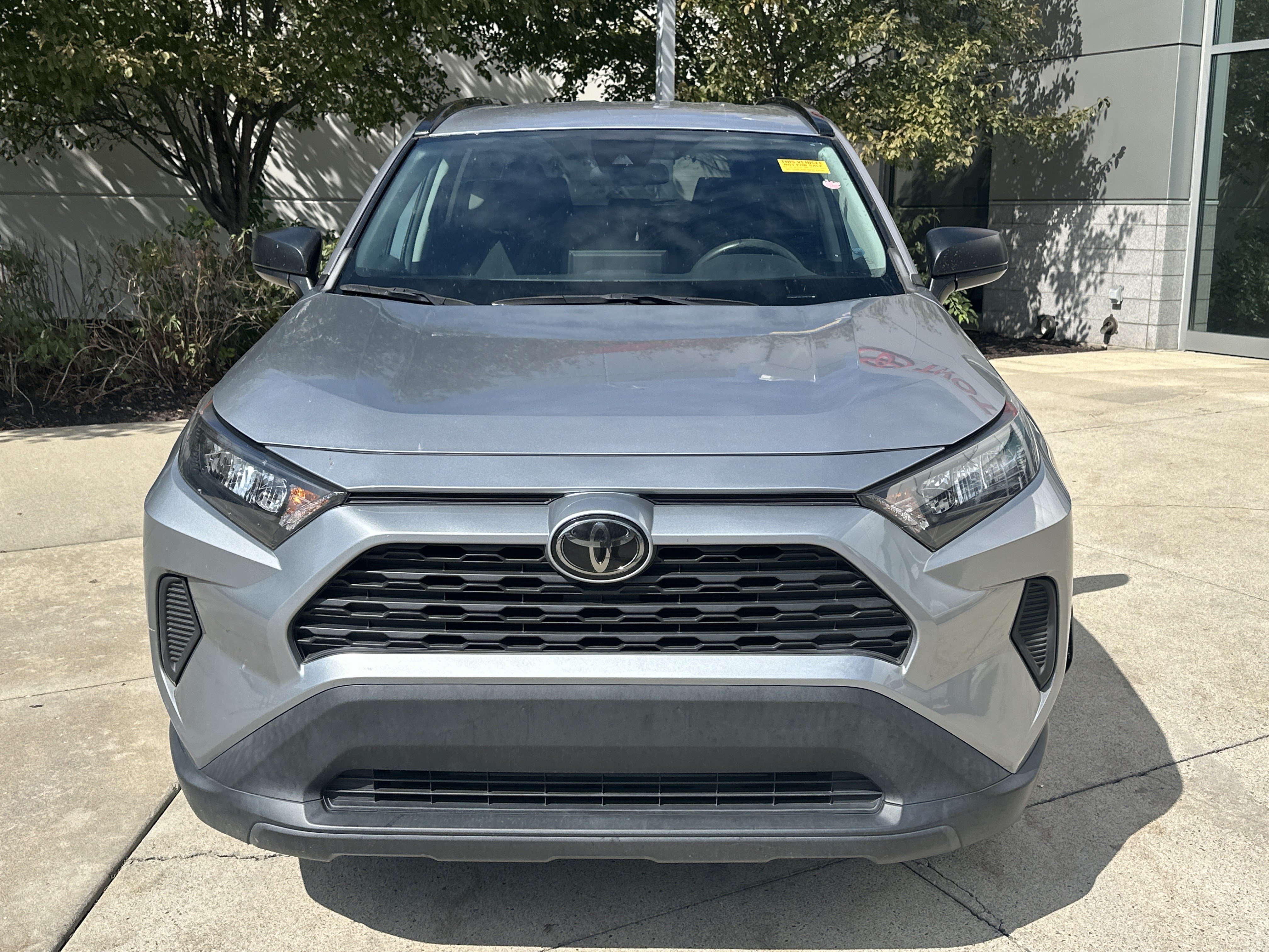 Used 2020 Toyota RAV4 LE FWD image 5