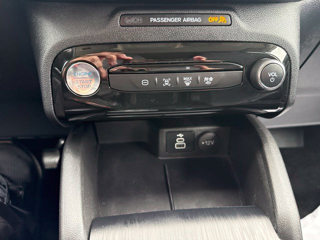 Used 2025 Ford Escape SE FWD image 17