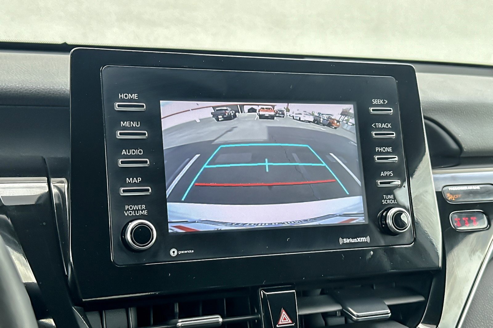 Used 2024 Toyota Camry SE image 17