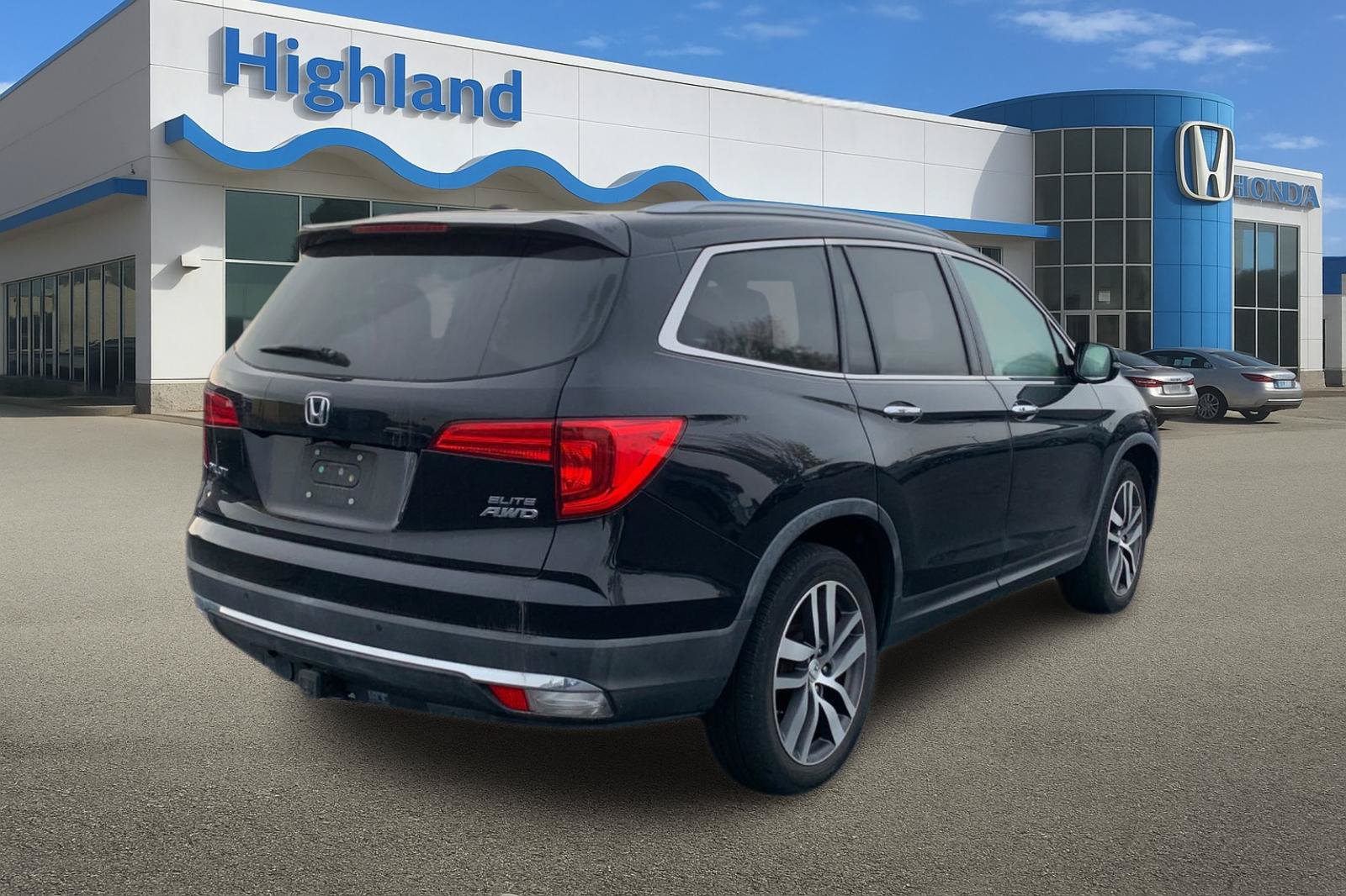 Used 2016 Honda Pilot Elite image 5