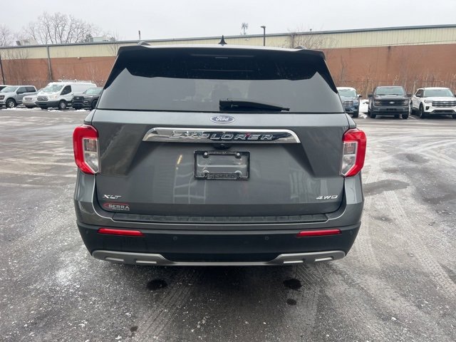 Used 2023 Ford Explorer XLT w/ Equipment Group 202A image 6