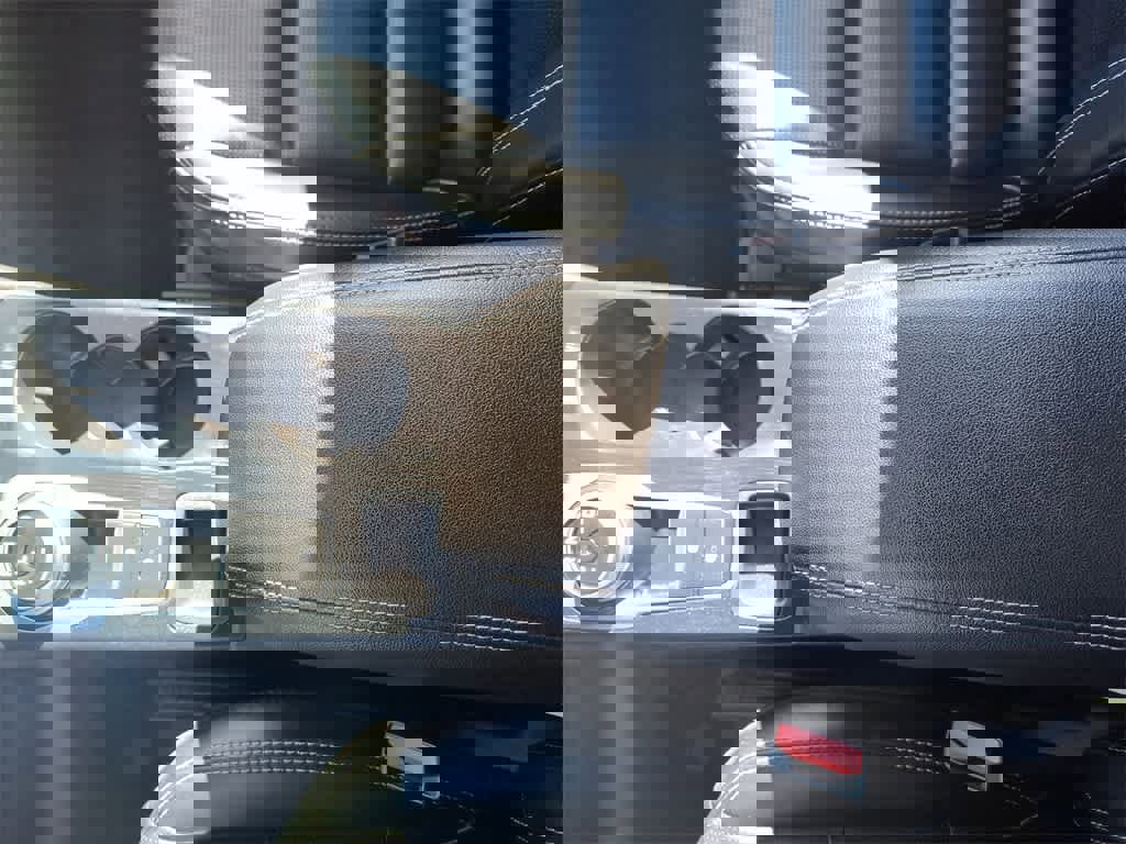 Used 2023 Ford Escape Platinum image 24