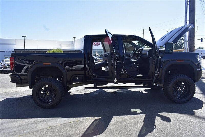Used 2024 GMC Sierra 3500 Denali w/ Denali Reserve Package AWD/4WD image 36