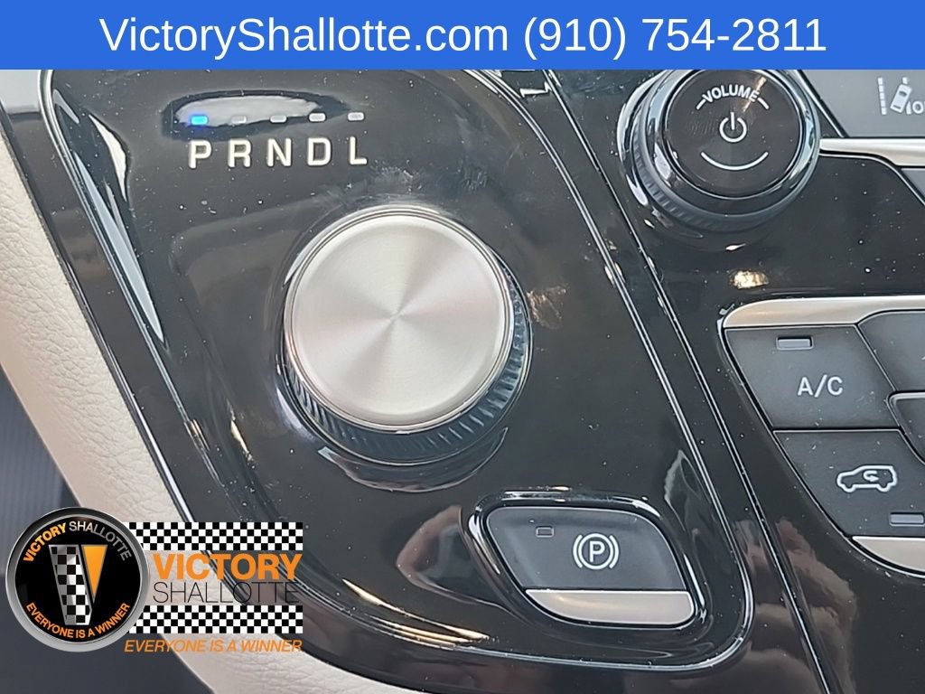 Certified 2024 Chrysler Pacifica Limited FWD image 5