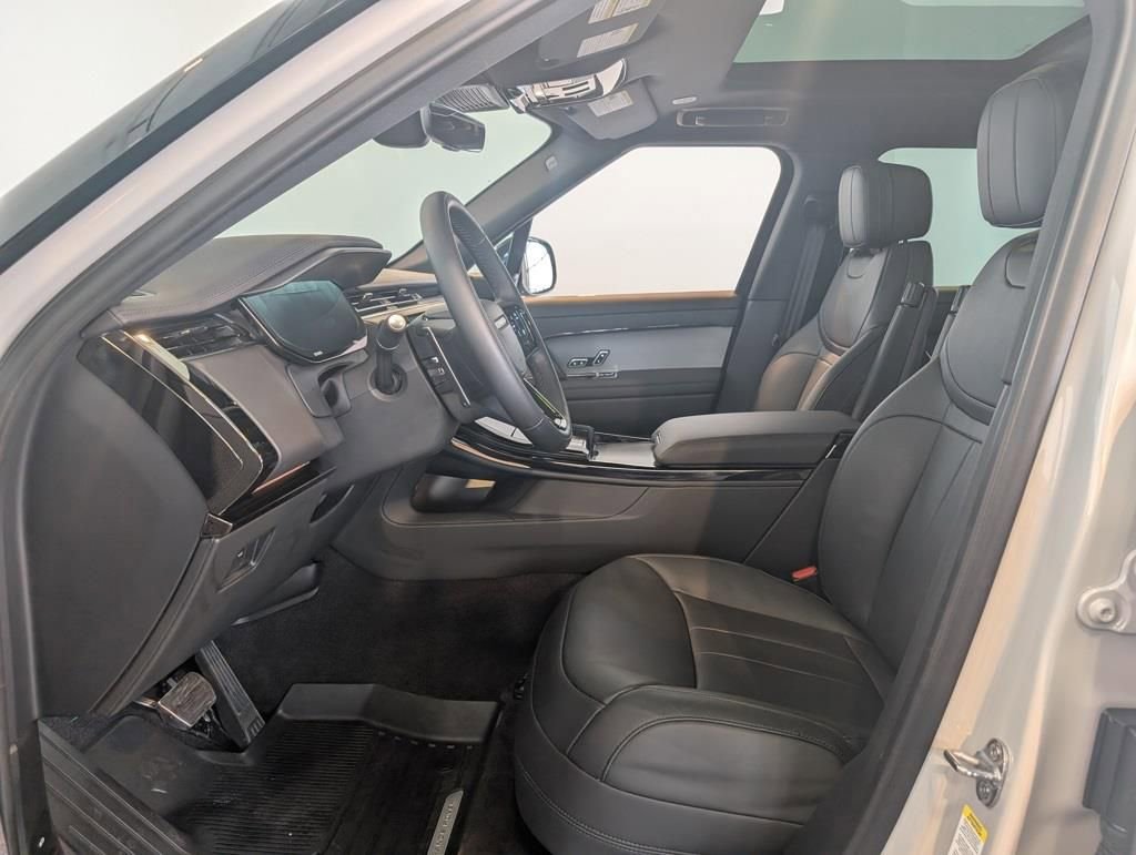 Used 2025 Land Rover Range Rover Sport Dynamic SE image 10