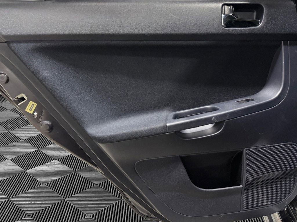 Used 2010 Mitsubishi Lancer Evolution GSR image 16