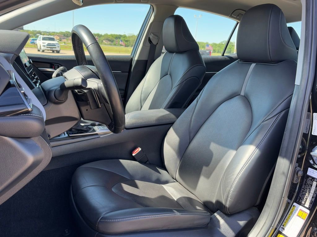 Used 2024 Toyota Camry XSE FWD image 11