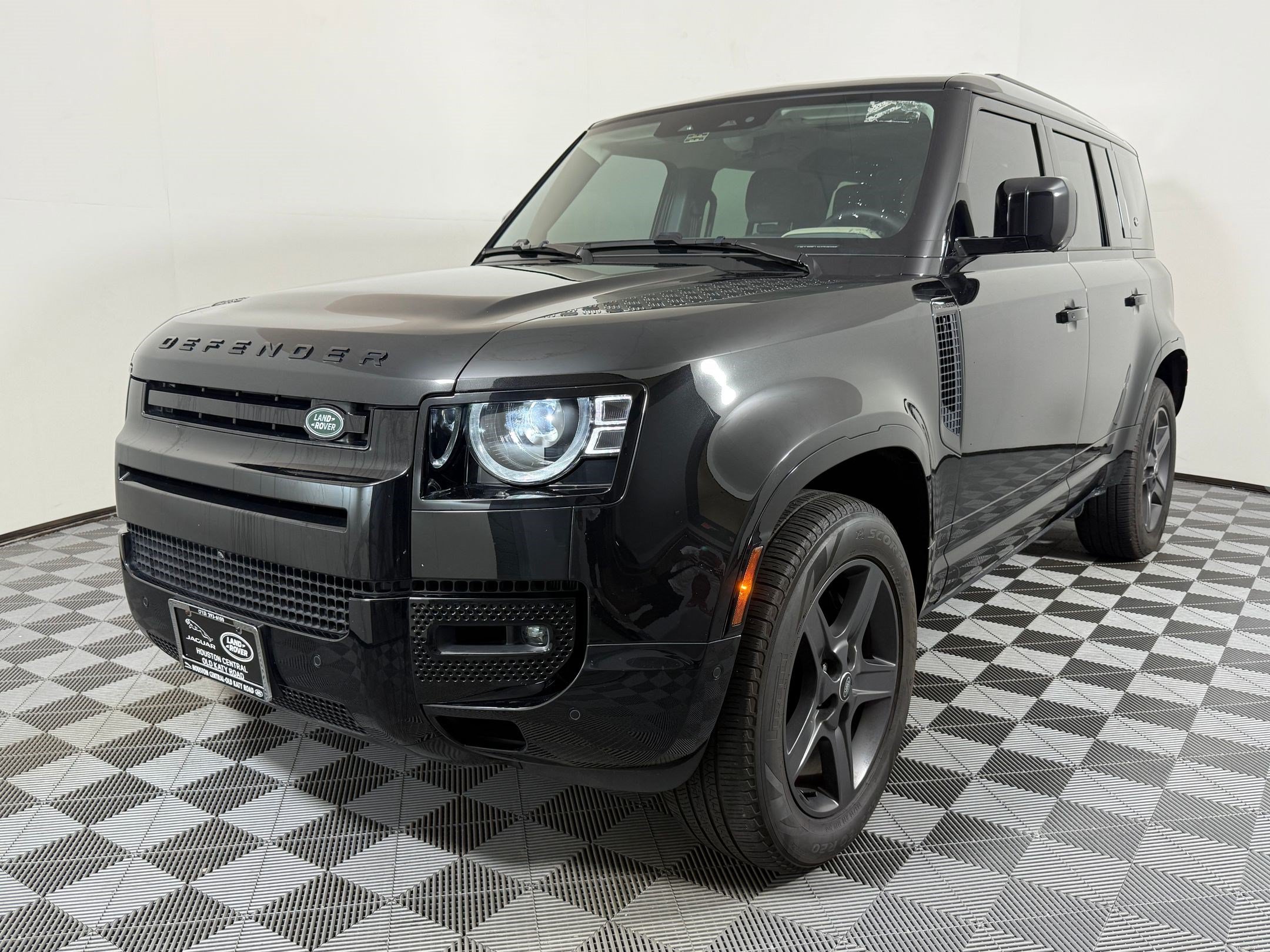 Used 2024 Land Rover Defender 110 X-Dynamic SE