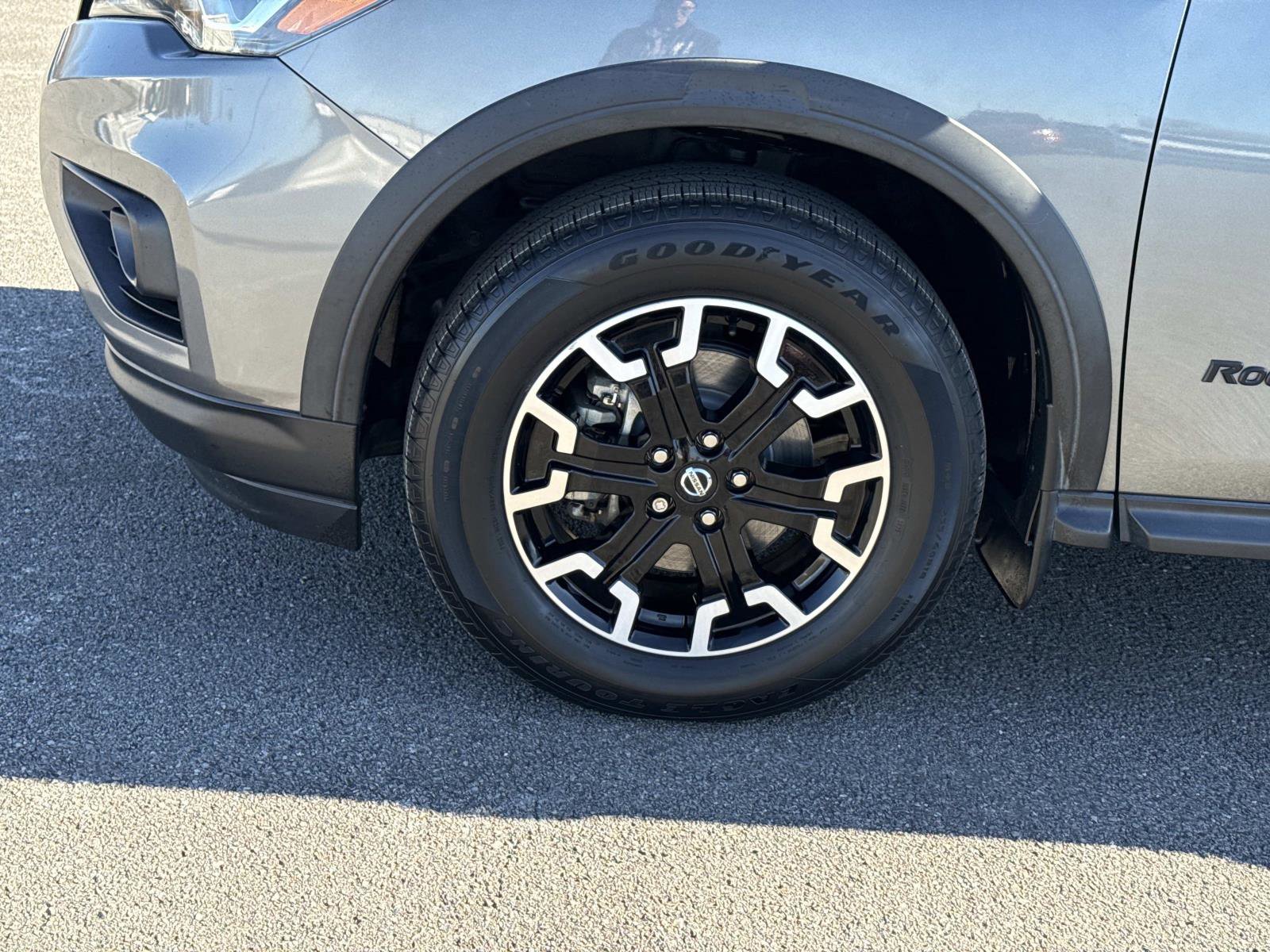 Used 2020 Nissan Pathfinder SL image 12