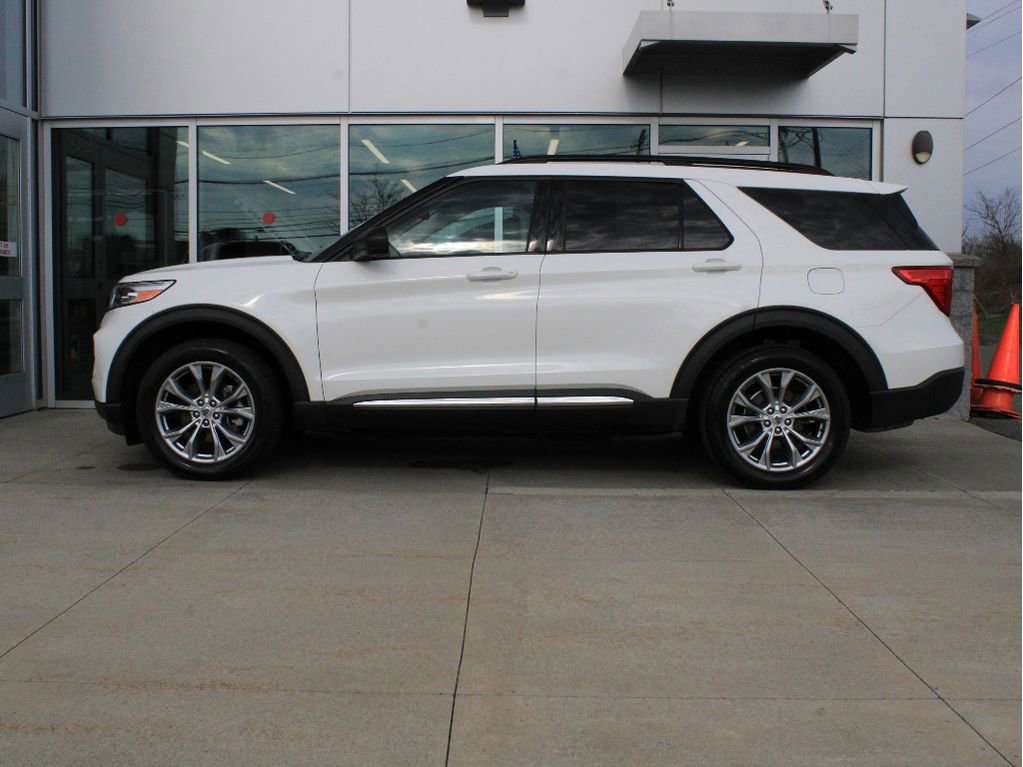 Used 2021 Ford Explorer XLT w/ Equipment Group 202A AWD/4WD image 5