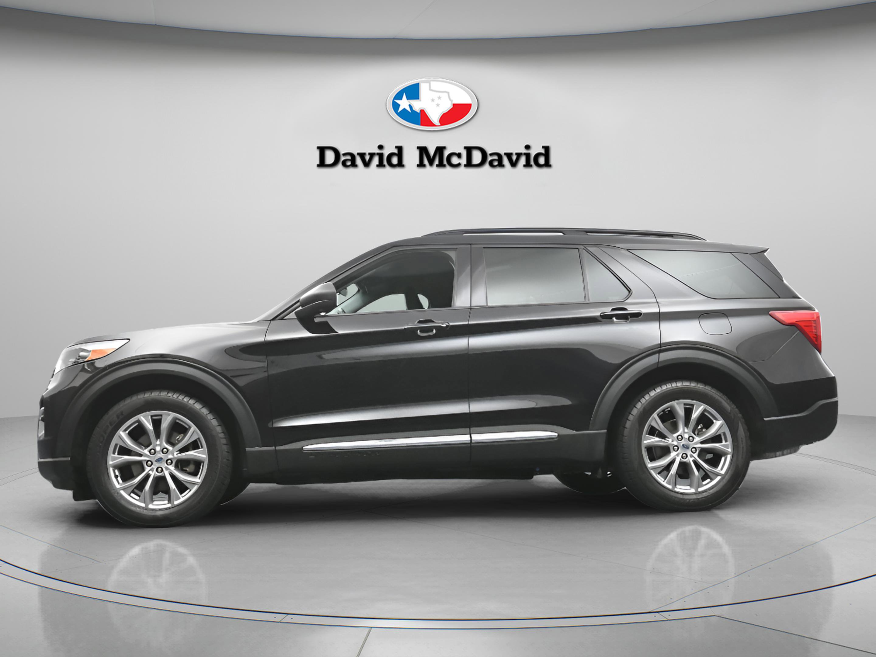 Used 2021 Ford Explorer XLT w/ Equipment Group 202A RWD image 29