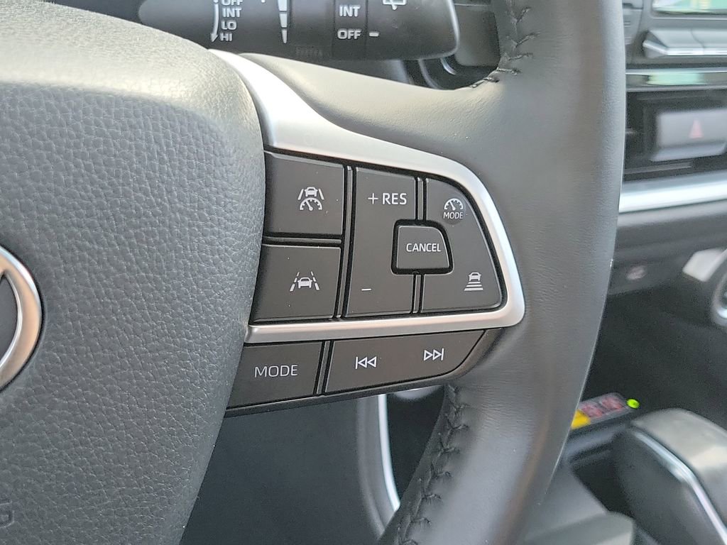Used 2024 Toyota Grand Highlander XLE image 27