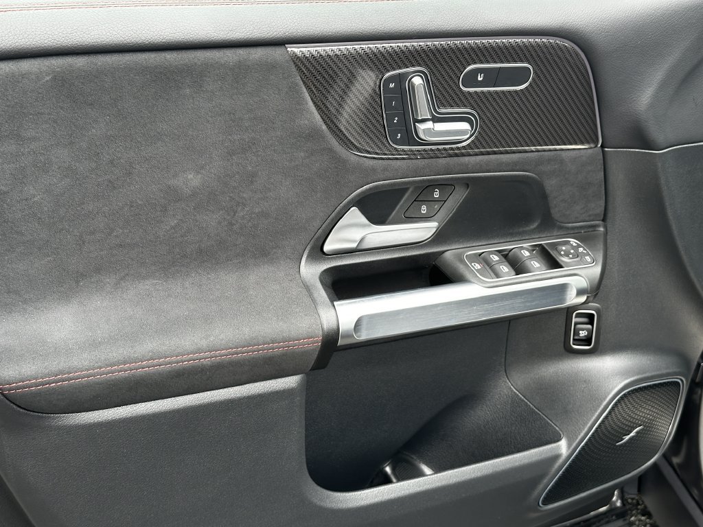 Certified 2025 Mercedes-Benz GLB 250 image 11
