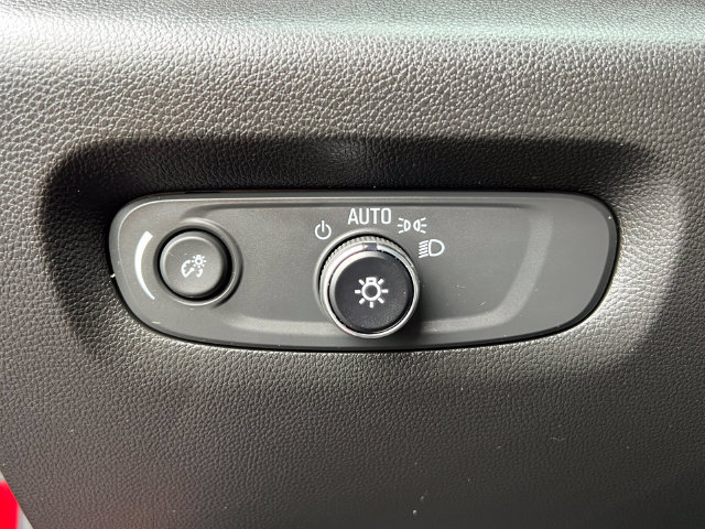 Used 2023 Chevrolet Traverse RS AWD/4WD image 21
