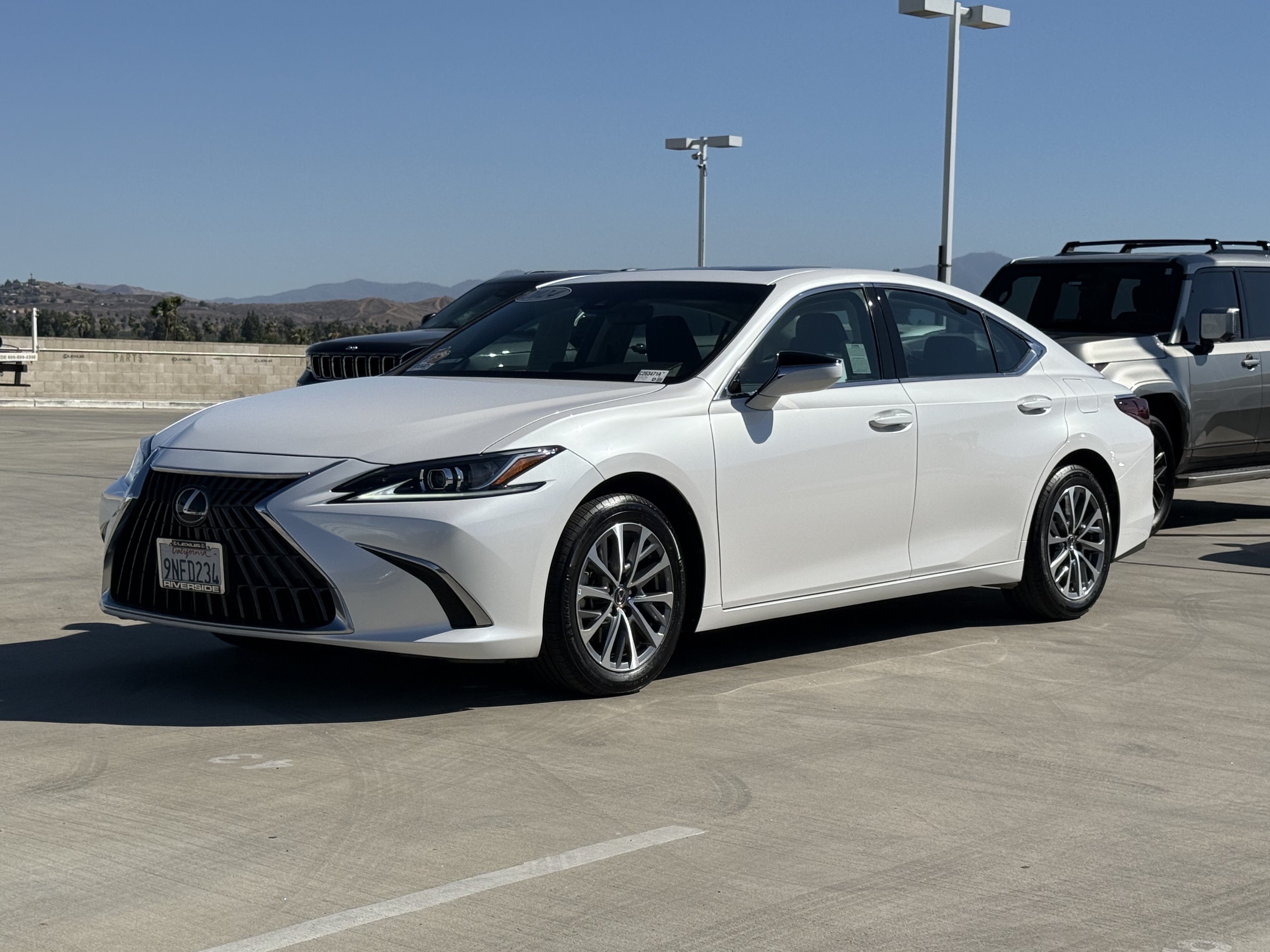 Certified 2024 Lexus ES 350 FWD image 8