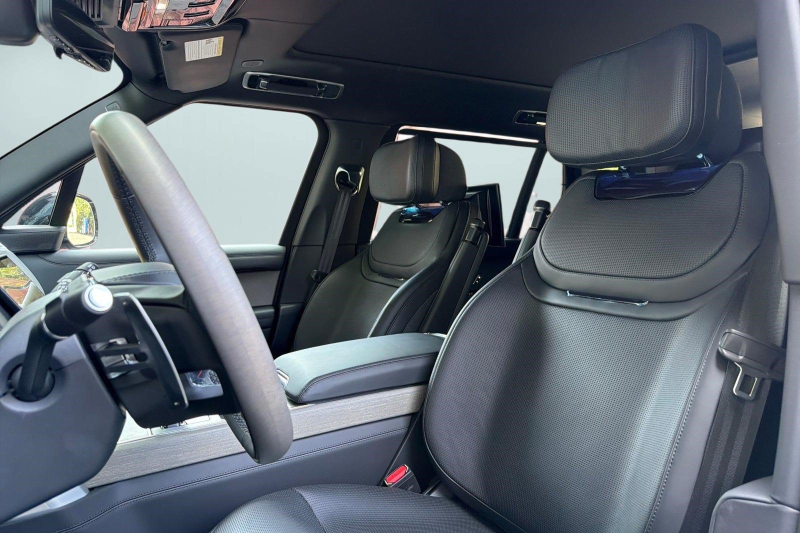 New 2026 Land Rover Range Rover SV AWD/4WD image 5