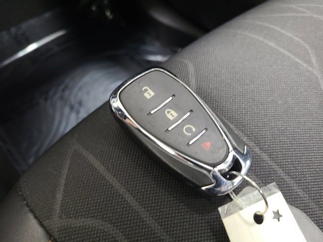 Used 2019 Chevrolet Trax LT w/ LT Convenience Package FWD image 32