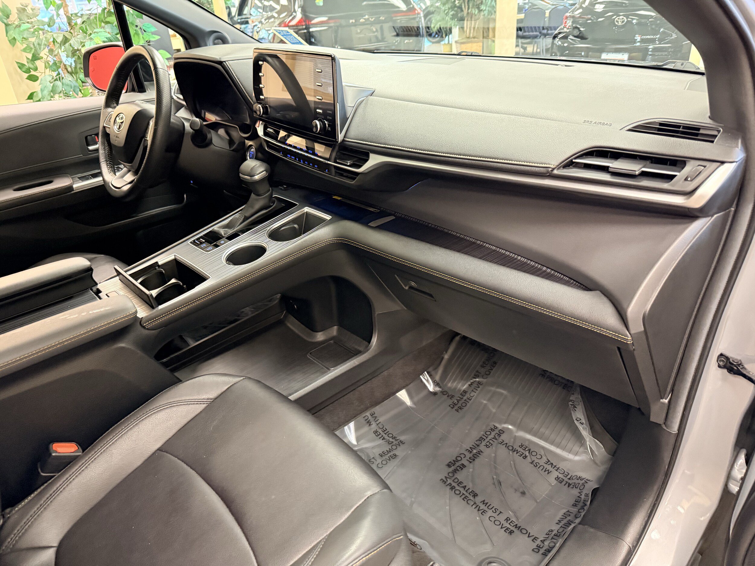 Used 2024 Toyota Sienna XLE Woodland Edition AWD/4WD image 30