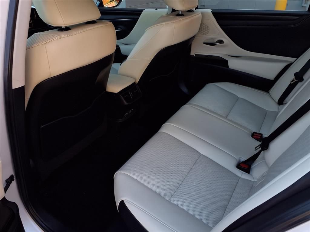 Used 2022 Lexus ES 300h w/ Premium Package image 19