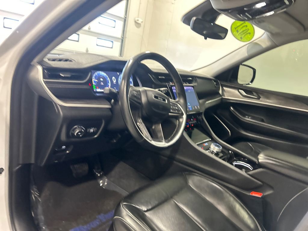 Used 2021 Jeep Grand Cherokee L Limited image 17