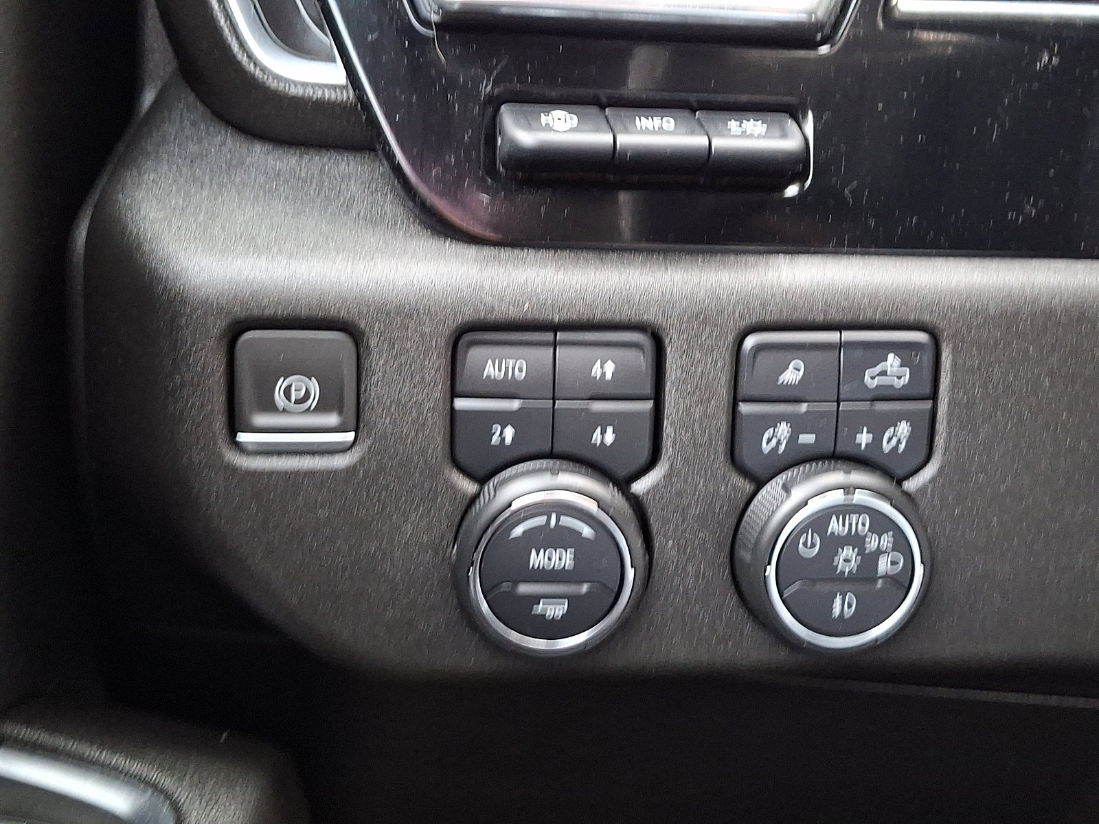 Used 2023 Chevrolet Silverado 1500 High Country w/ Technology Package image 24