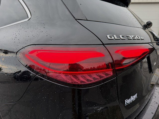 Used 2025 Mercedes-Benz GLC 350e 4MATIC image 4
