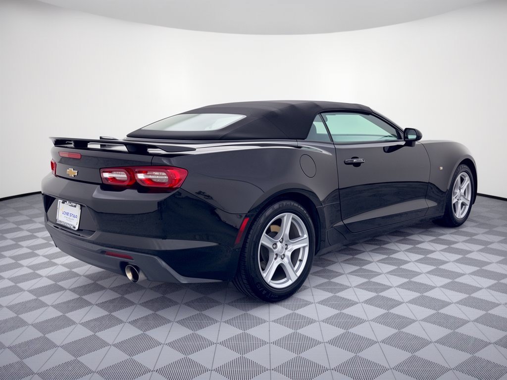 Used 2023 Chevrolet Camaro LT RWD image 9