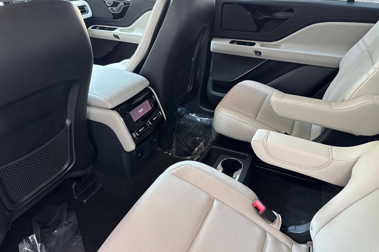 New 2026 Lincoln Aviator AWD image 9