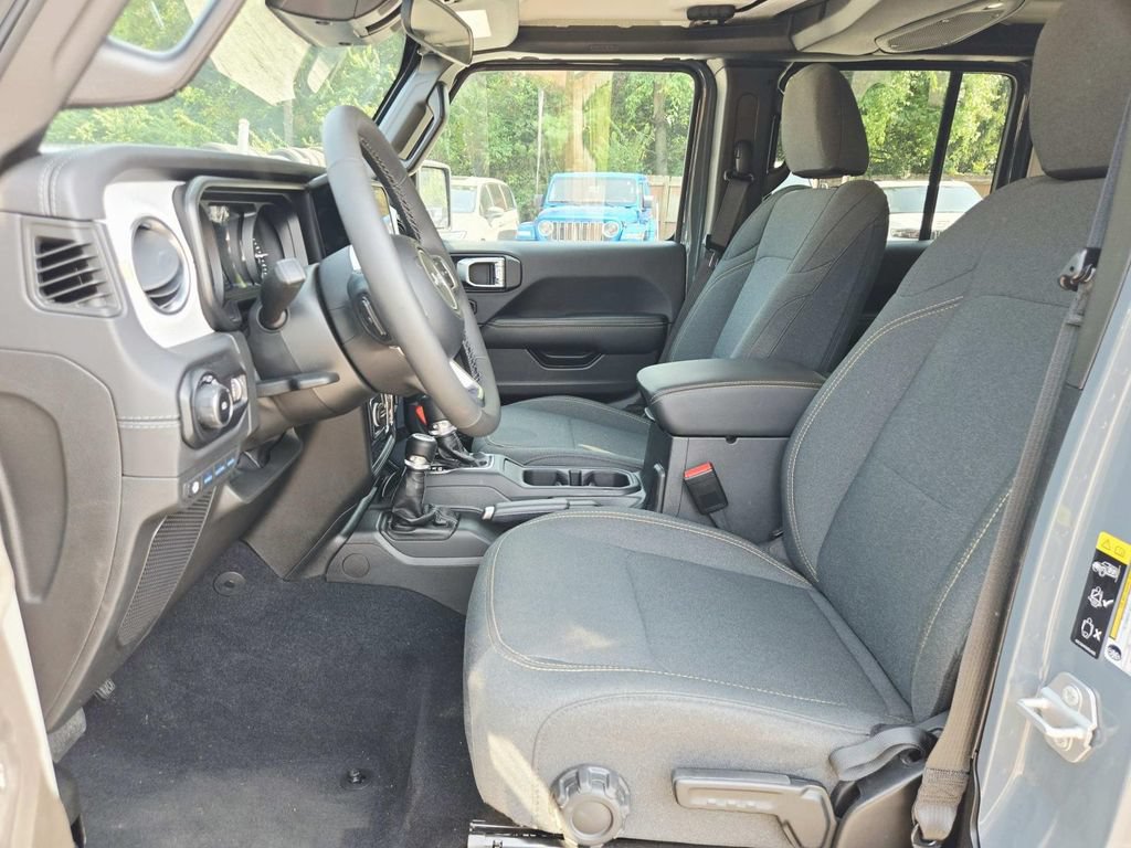 Certified 2025 Jeep Wrangler Unlimited Sahara AWD/4WD image 11
