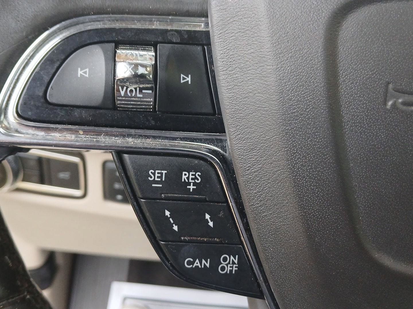 Used 2019 Lincoln Navigator Reserve image 13