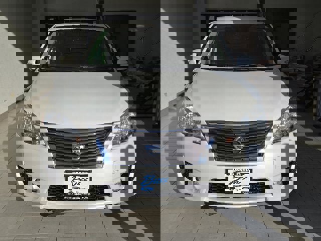 Used 2015 Nissan Sentra SR w/ Navigation Package image 2